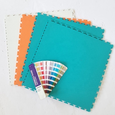 बनावट वाली पीवीसी इंटरलॉकिंग गेराज टाइल 6.5 मिमी एंटी यूवी एंटी एजिंग एंटी इम्पैक्ट